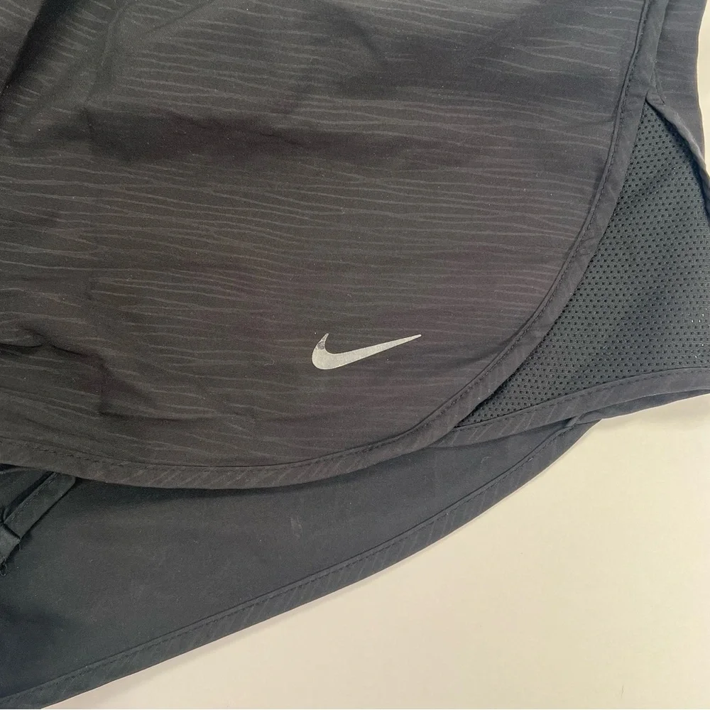Nike Dri-Fit Running Shorts w/ Pocket and Inner Lining - black, M - Picture 12 of 13
